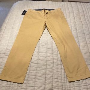 Tommy Hilfiger khakis 34 x 30 NWT